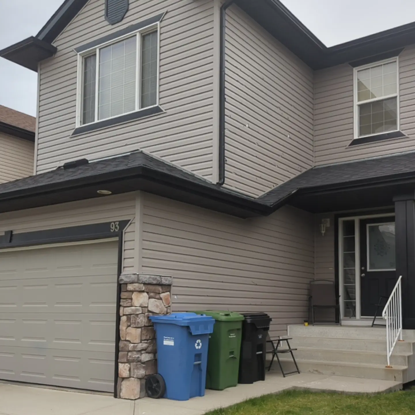 zaza-exteriors_siding_before-5